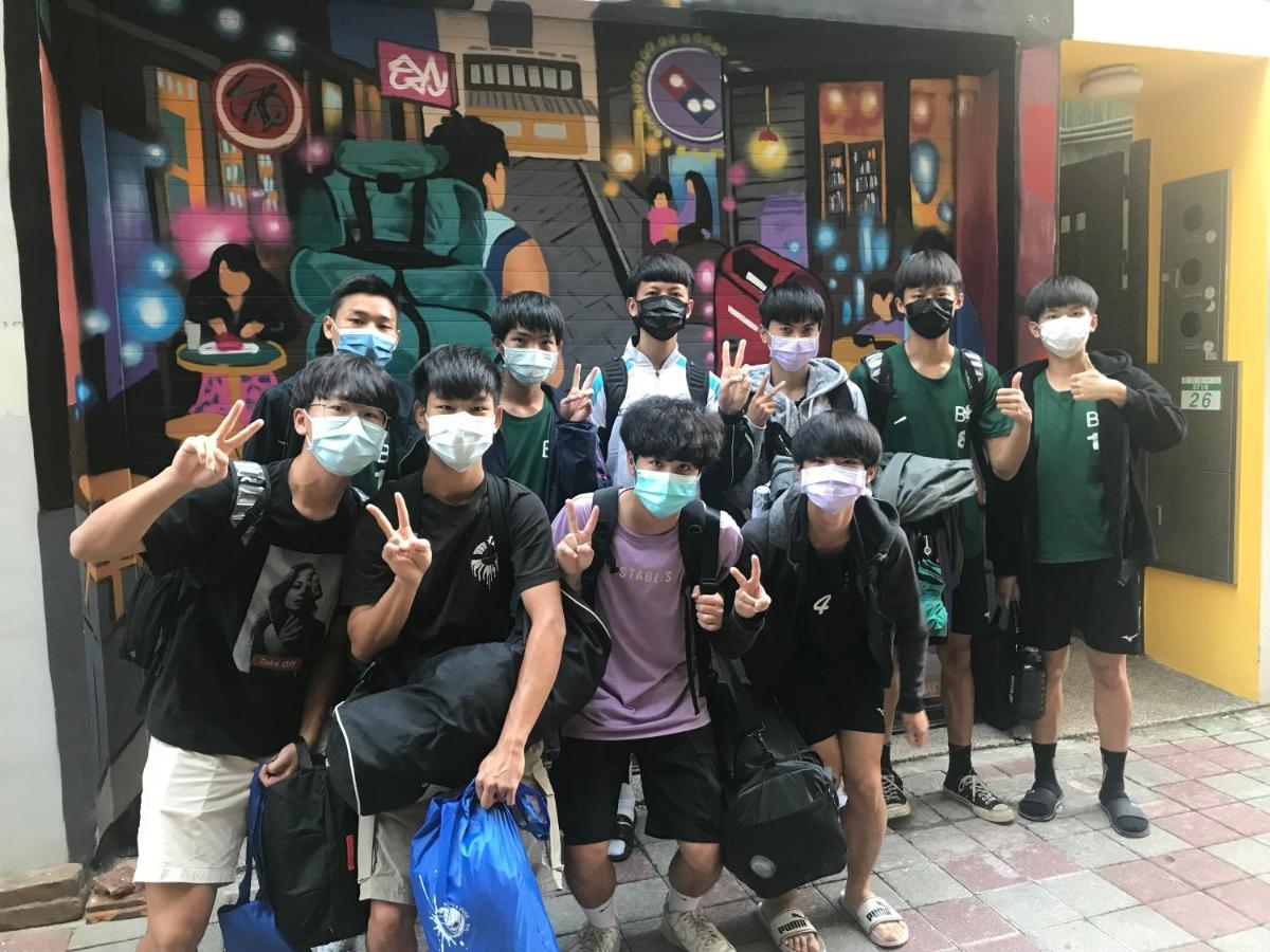 A Pousada Mydeer Backpacker Tainan Exterior foto
